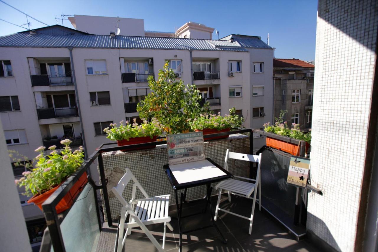 Brick Apartment On Macedonia Pedestrian Street Skopie Exterior foto