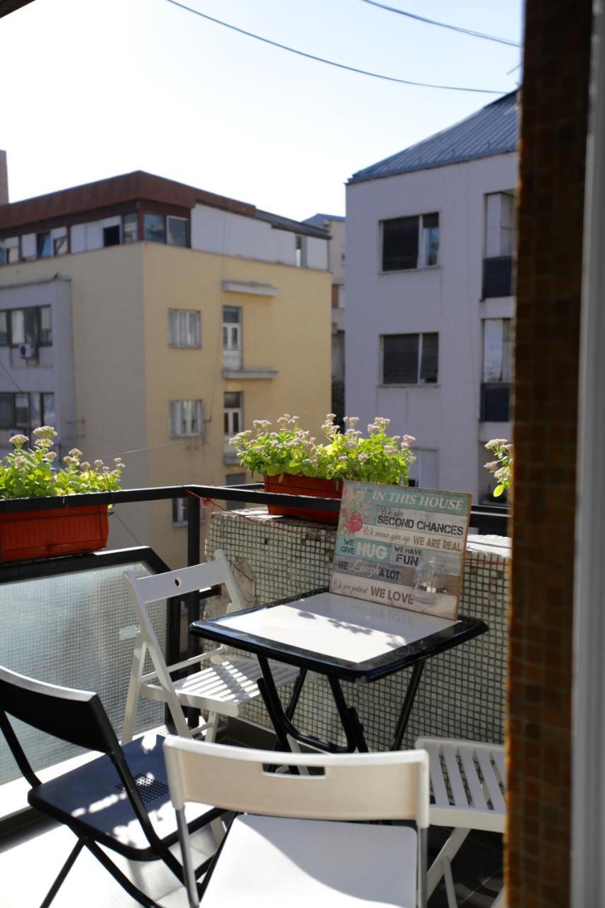 Brick Apartment On Macedonia Pedestrian Street Skopie Exterior foto